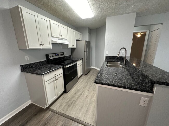 Foto del edificio - 951 Salt Pond Pl