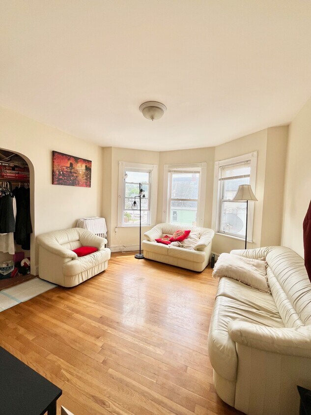 Foto principal - 110 Murdock St