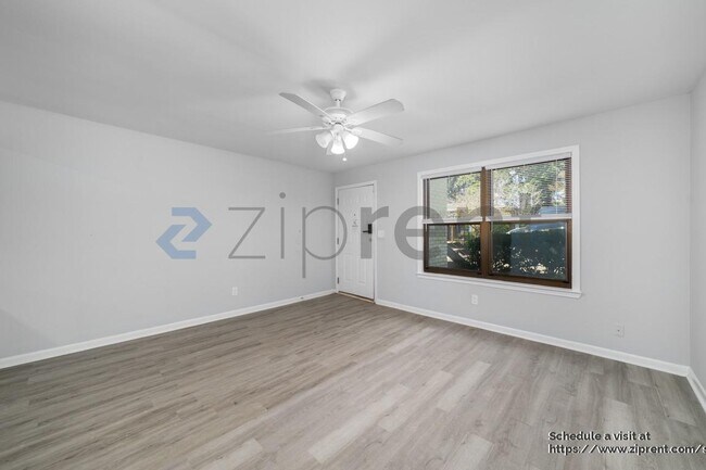 Foto del edificio - 575 Springwood Dr