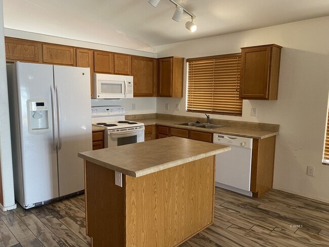 Building Photo - 1526 Las Sendas Dr