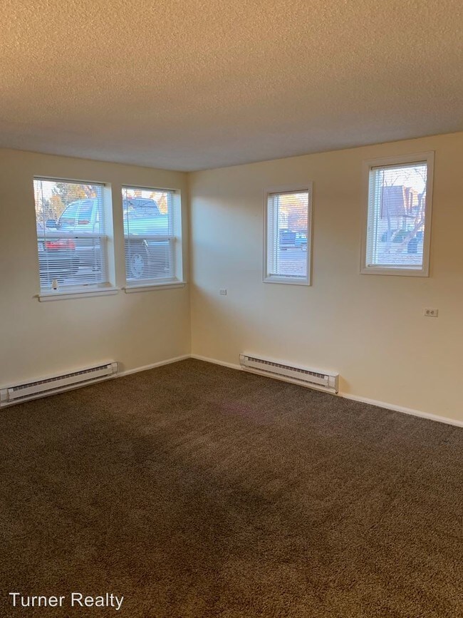 Building Photo - 2032 Estes Ln