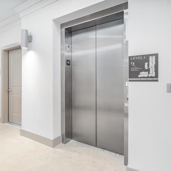 Ascensor en Barons Park - BARONS PARK