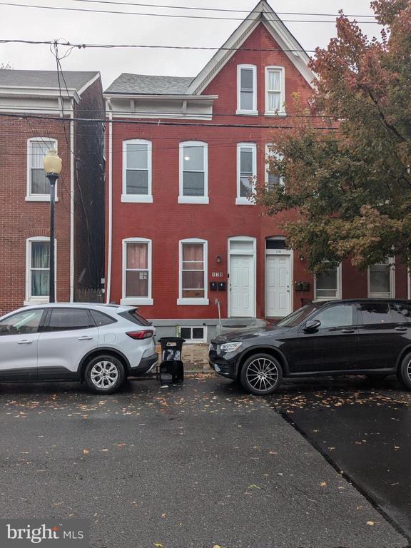 Foto principal - 178 W Hanover St