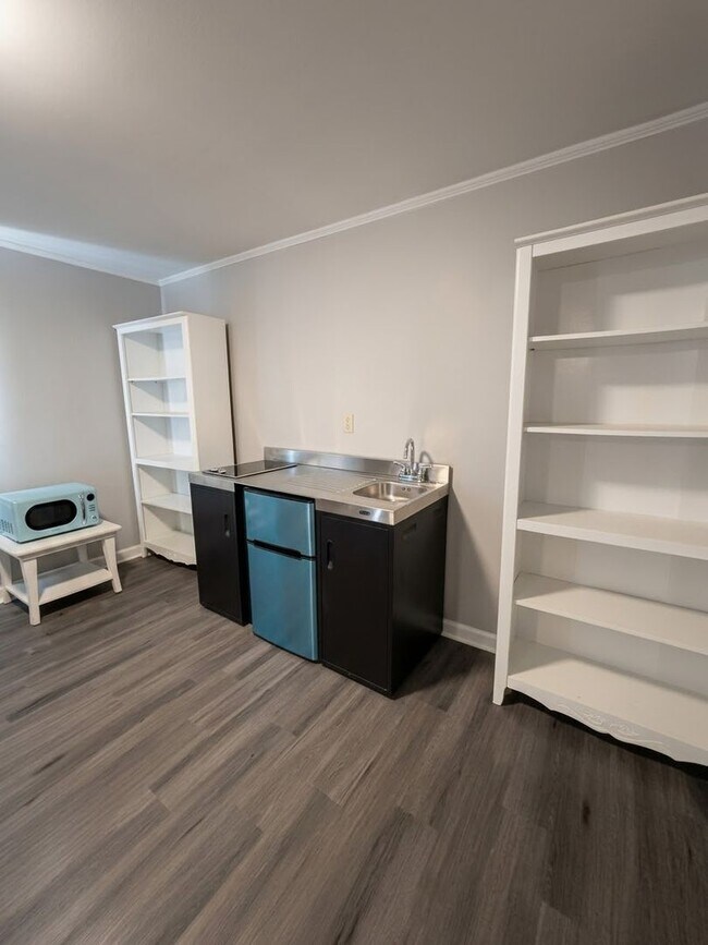 Foto del edificio - 2345 Cherokee Ln