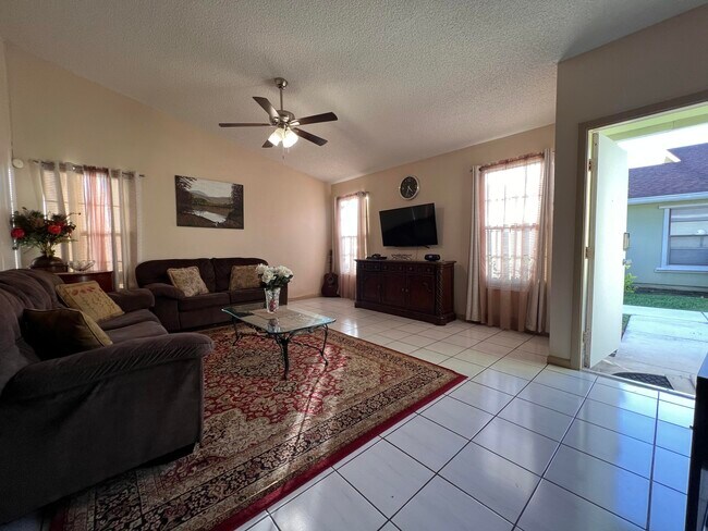 Building Photo - 4333 Willow Pond Cir