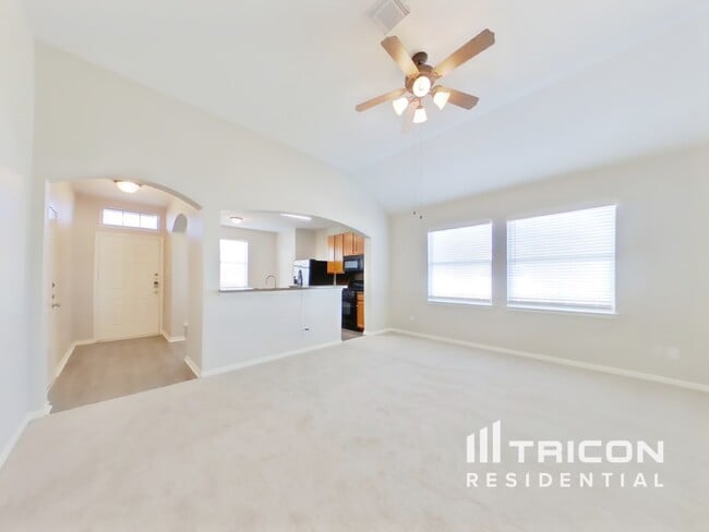 Foto del edificio - 3963 Mossy Spring Ln
