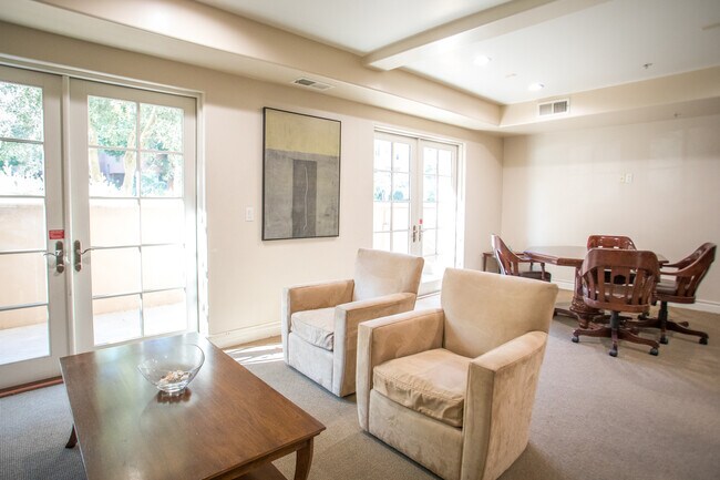 Foto del edificio - 12045 Hoffman St