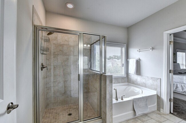 Foto del edificio - 1958 Lakeview Bend Way