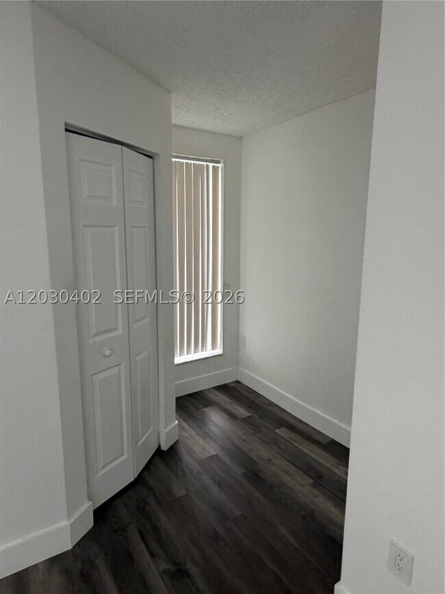 Foto del edificio - 675 NW 85th Ct