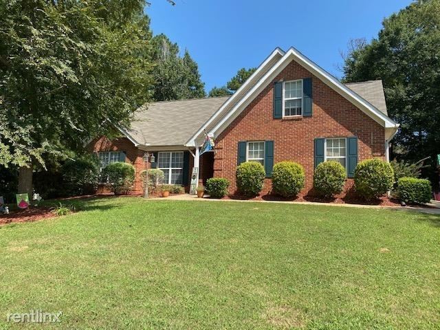 Primary Photo - 4 br, 2 bath House - 210 Lake Chase Drive N