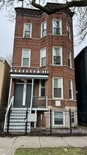 Building Photo - 1833 N Sawyer Ave