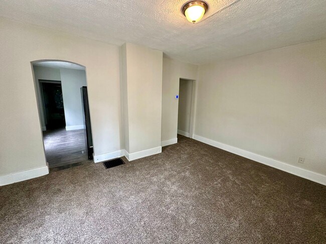 Foto del edificio - HOOVEN:  Cute 3 bedroom 1 bath home.