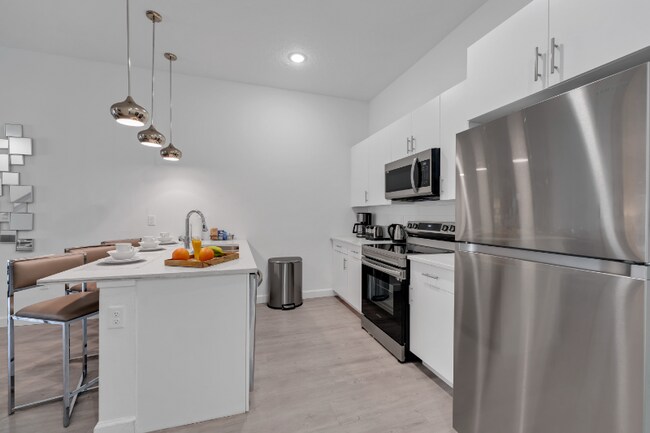 Building Photo - 391 Famagusta Dr