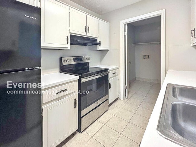 Foto del edificio - 8029 Marsh Mountain Rd
