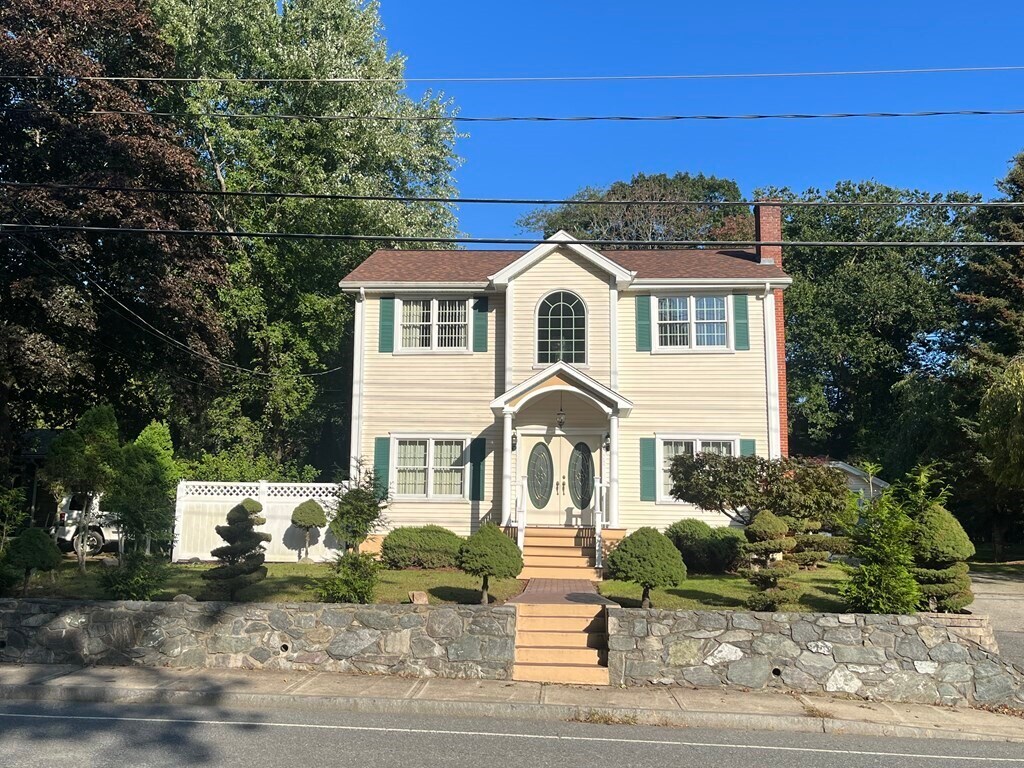 Primary Photo - 1657 Meridian St