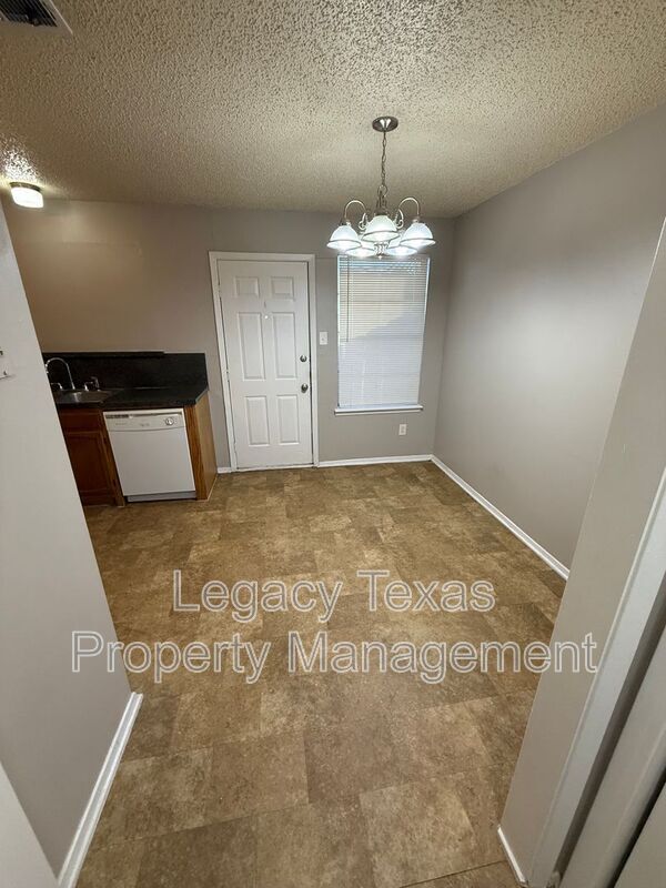 Foto del edificio - 1401 Courtney Pl