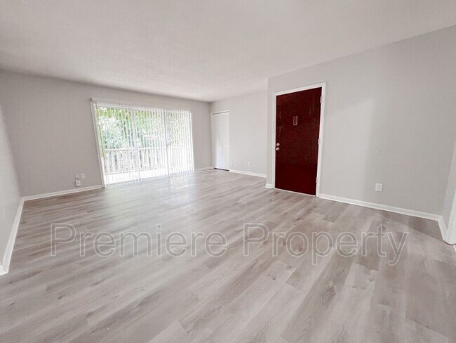 Foto del edificio - 8616 Countryshire Ln