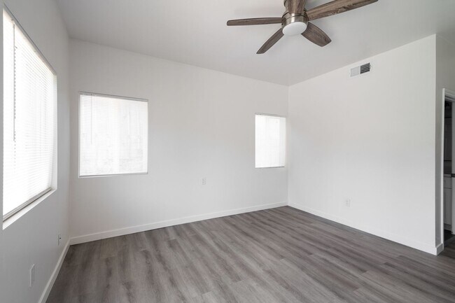 Foto del edificio - Solar panels - save money!