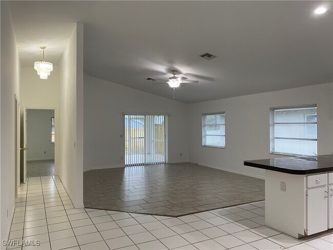 Foto del edificio - 761 93rd Ave N