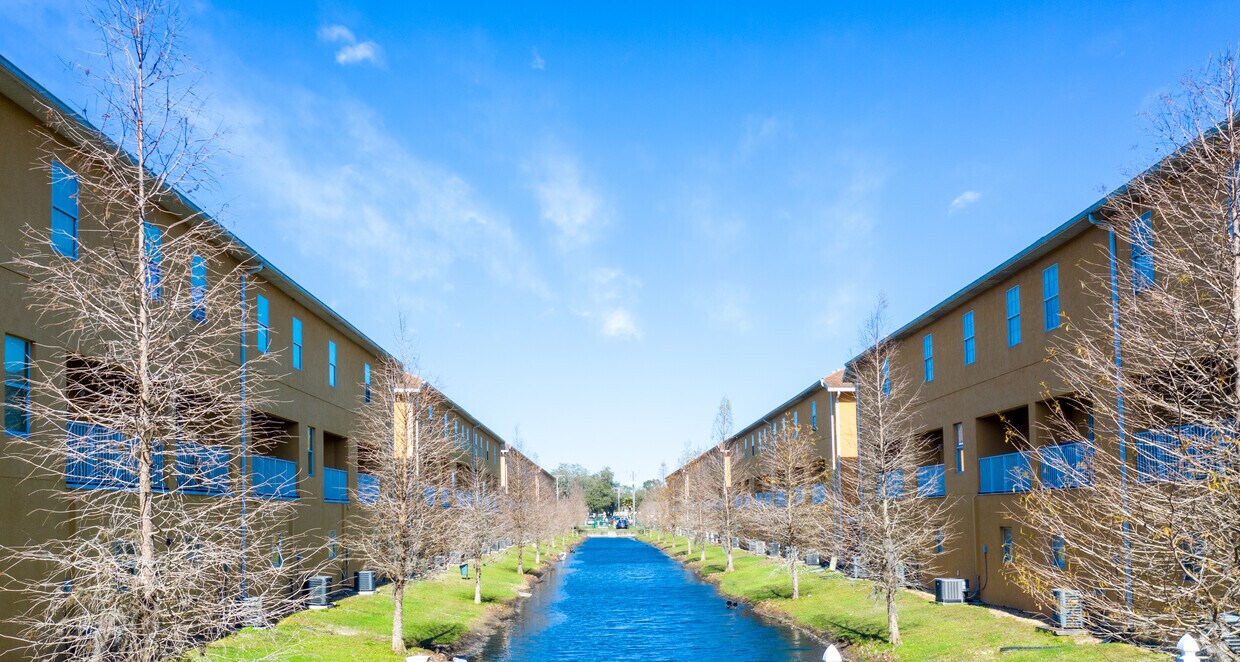 Town Park Villas Apartments 6064 Gibson Ave Tampa, FL