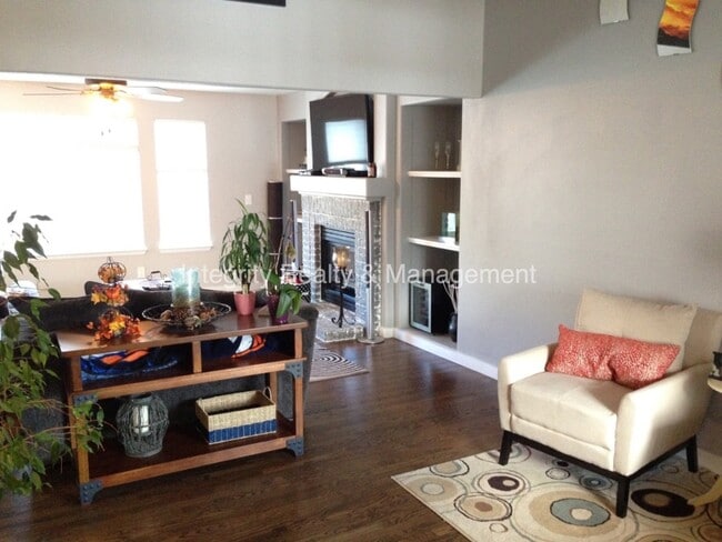 Foto del edificio - 305 Dunhill St