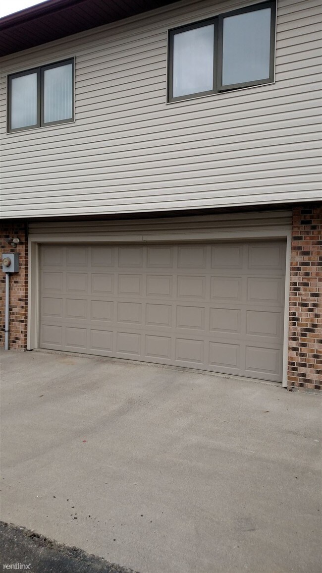 Building Photo - 3 br, 2 bath Condo - 3427 15th Ave S