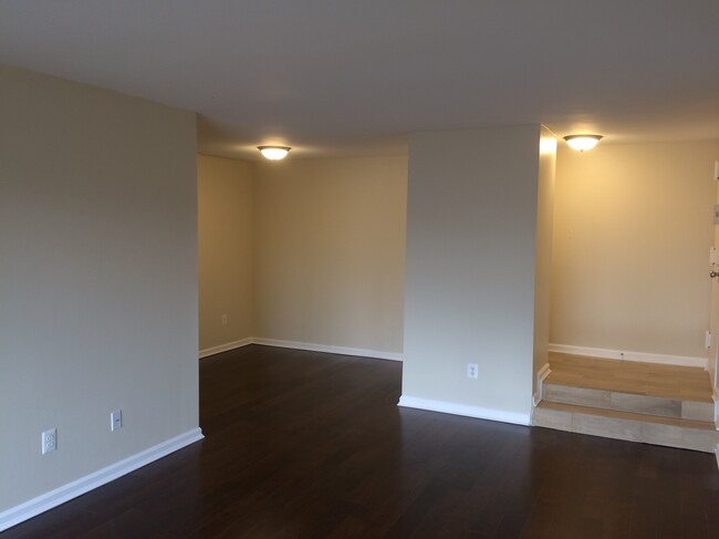 Foto del edificio - 11204 Chestnut Grove Sq