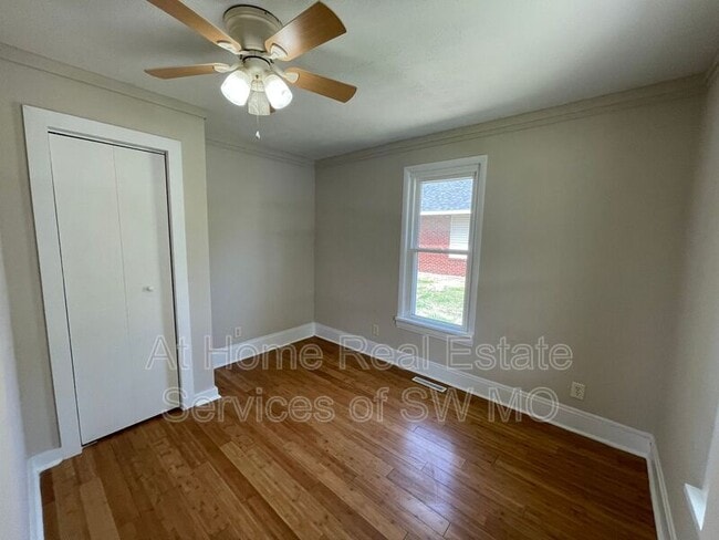 Building Photo - 517 S Park Ave
