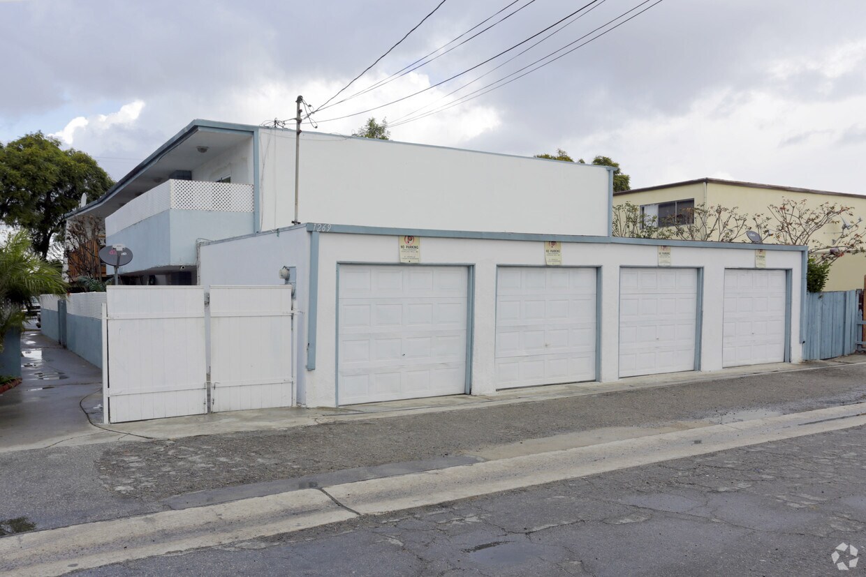 Primary Photo - 1269 Baker St