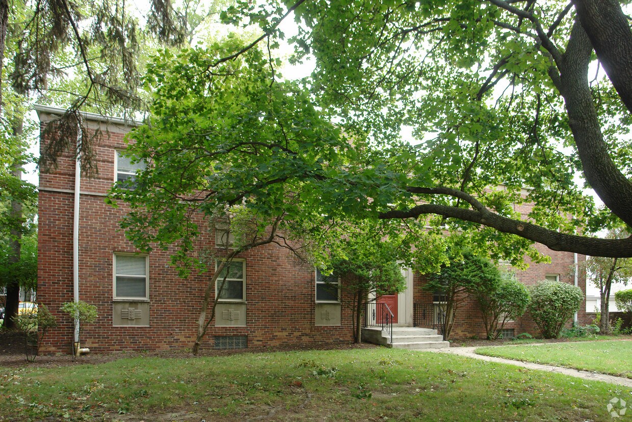 Building Photo - 2036 Northwest Blvd