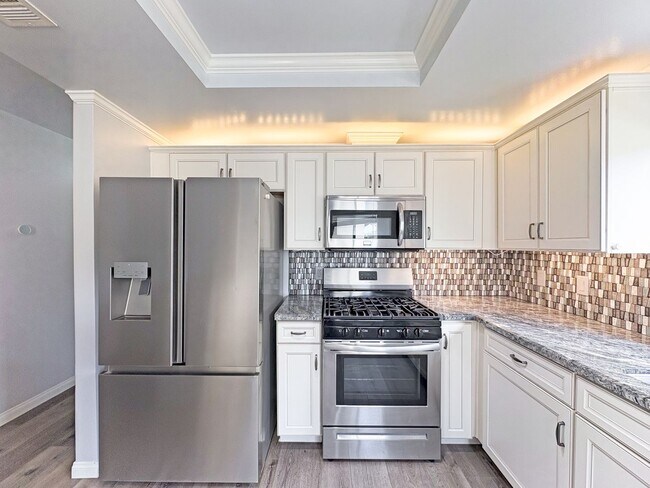 Foto del edificio - SD: Comfortable 3BD/2BA Home in Oceanside with Community Pool, 2-Car Garage & Walking Trails