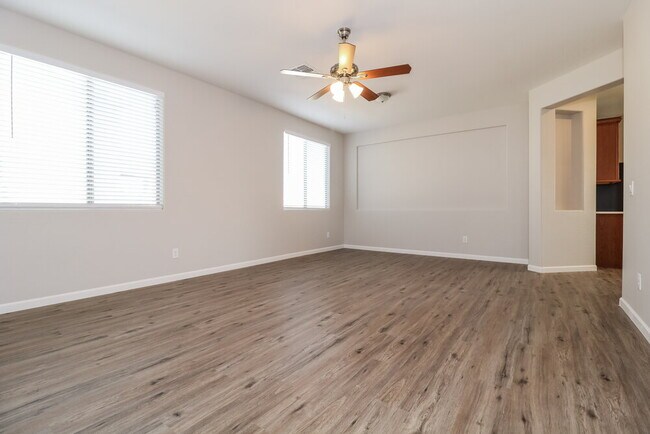 Foto del edificio - 22401 N 102nd Ln