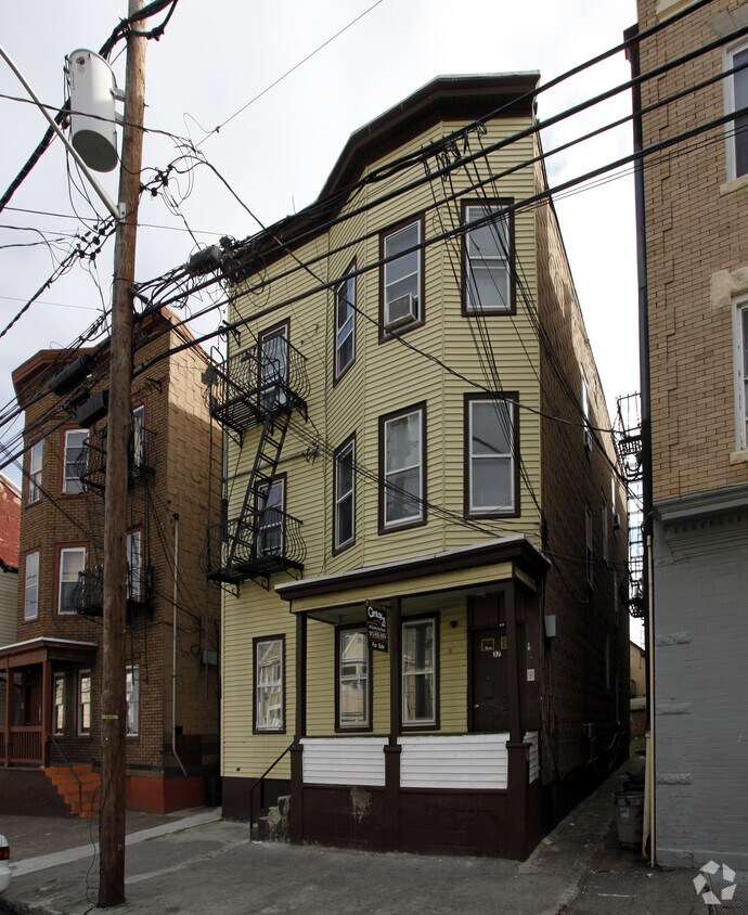 Primary Photo - 37 Jackson St