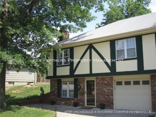 Foto principal - 7175 NW Chapel Woods Cir - Cute & Updated!