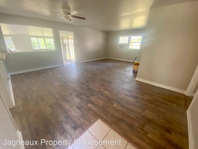 Building Photo - 3 br, 1 bath House - 3566 Monroe St