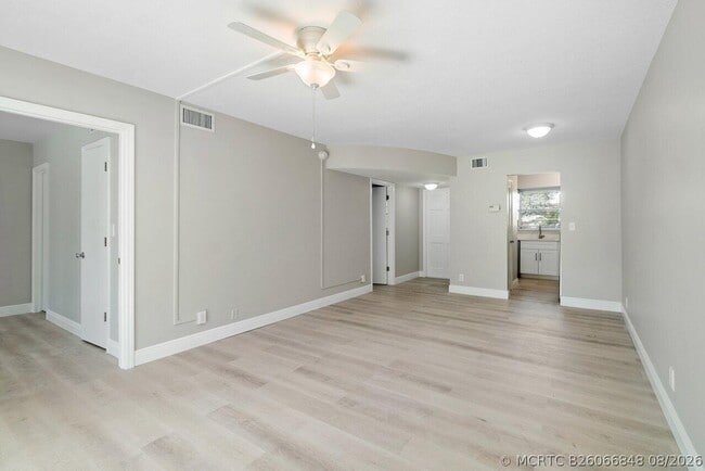 Foto del edificio - 1360 NE 27th St