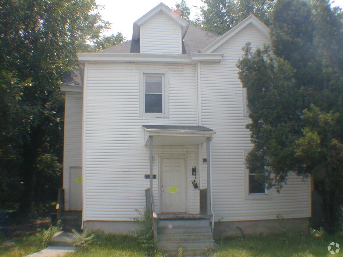 Building Photo - 1514 Chapman Ave