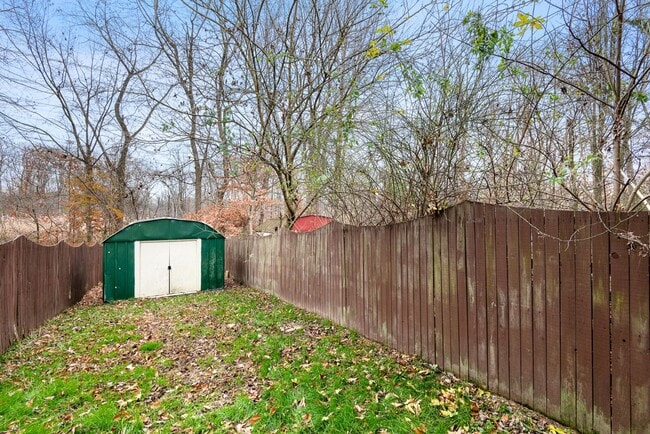 Foto del edificio - 133 Creekside Ct