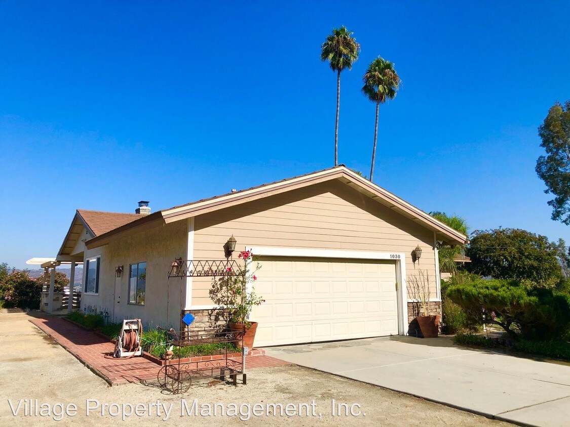 1030 N Stage Coach Ln, Fallbrook, CA 92028 House for Rent in