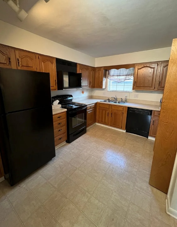 Building Photo - 4706A Spring Hill Ave