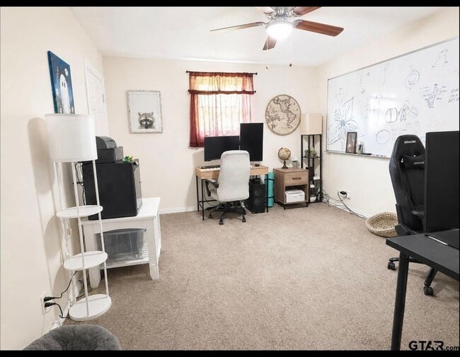 Building Photo - 22733 Creekwood Dr