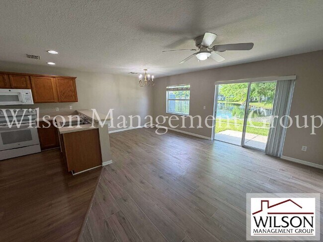 Foto del edificio - 12664 Somerset Oaks St