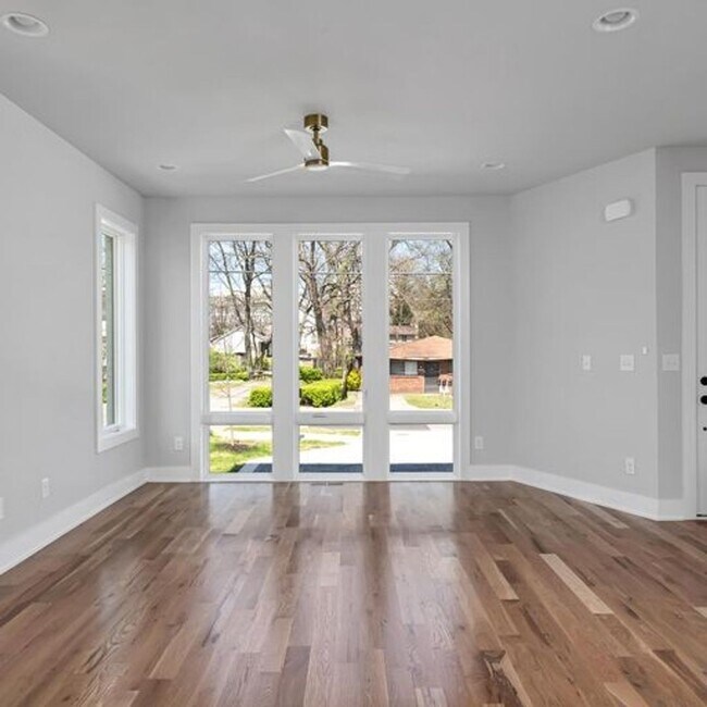 Foto del edificio - Stunning New 4 Bedroom in Nashville