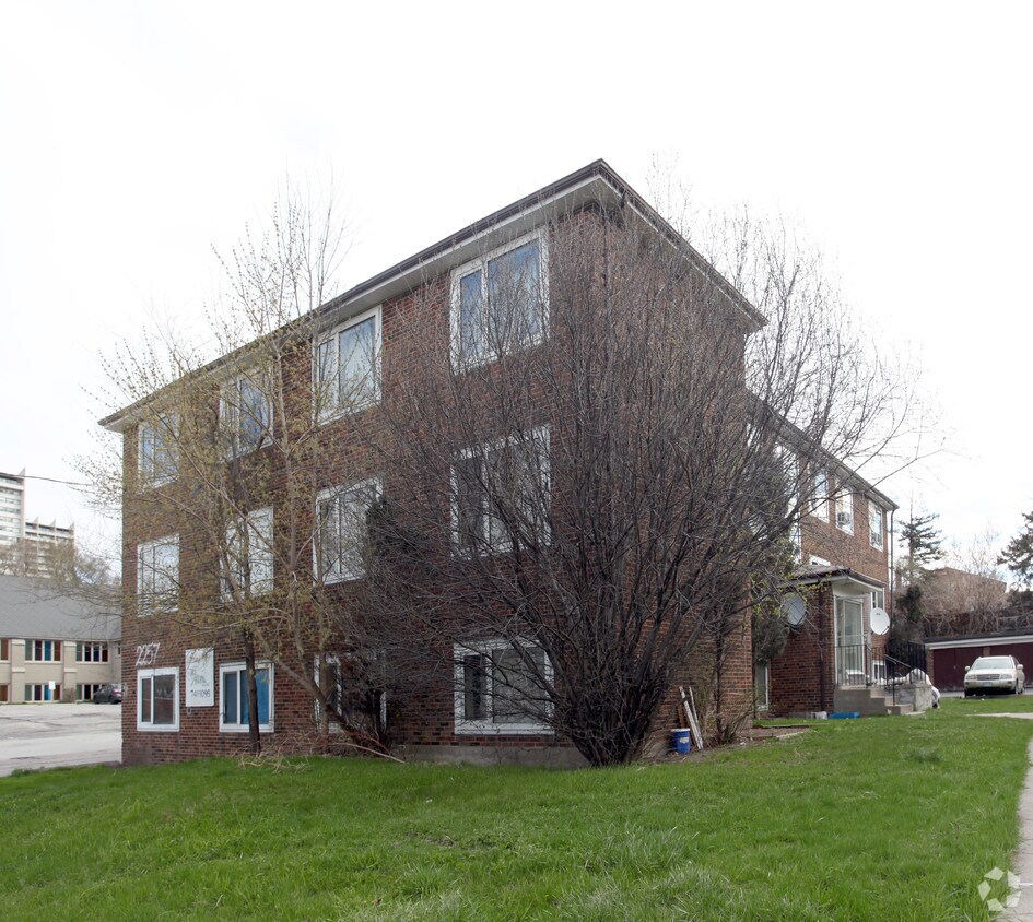 Building Photo - 2251 - 2257 Jane Street