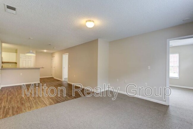 Foto del edificio - 74 Fantasy Ln