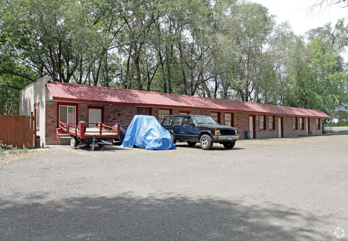 Building Photo - 1530 Elm Ave
