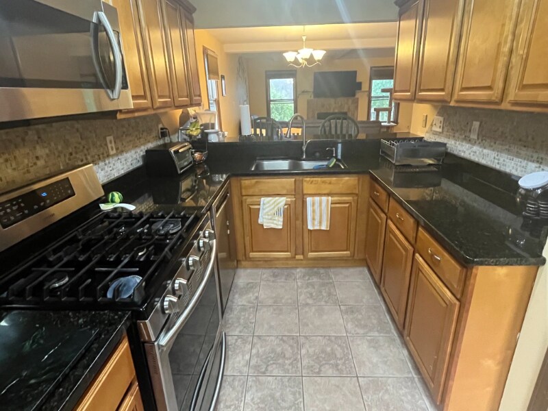 35 Tinsmith Crossing, Wethersfield, CT 06109 Townhome Rentals in