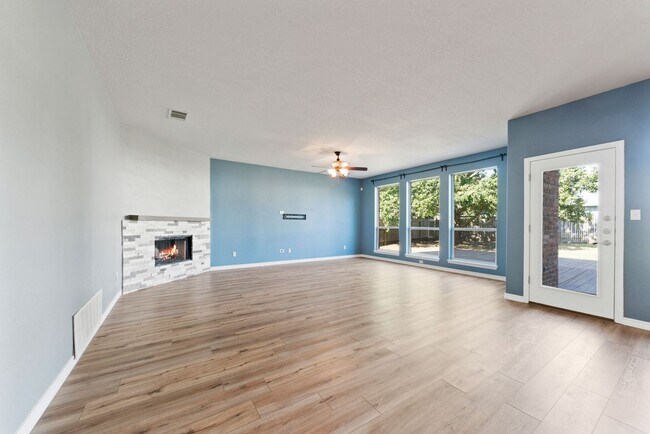 Foto del edificio - 4 Bedroom/3.5 Bath home located in Churchi...