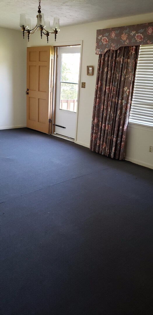 Building Photo - Cozy 2 bedroom, 2.5 bath with a bonus room