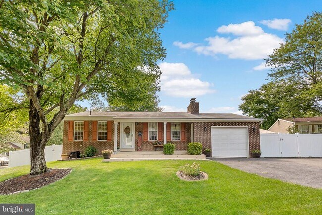 Foto del edificio - 8805 Rosanne Ct